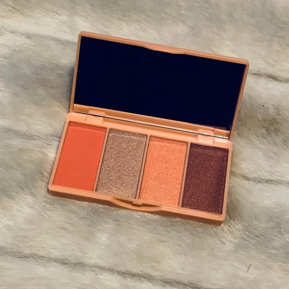 2/$20 Bellapierre Peach Blossom Eyeshadow - Picture 2 of 3